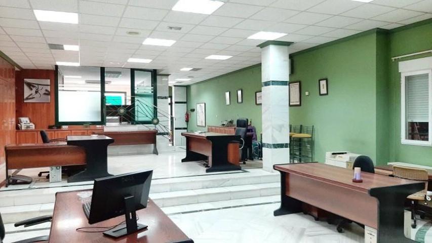 Local comercial en venta en Valdepeñas, Centro photo 0