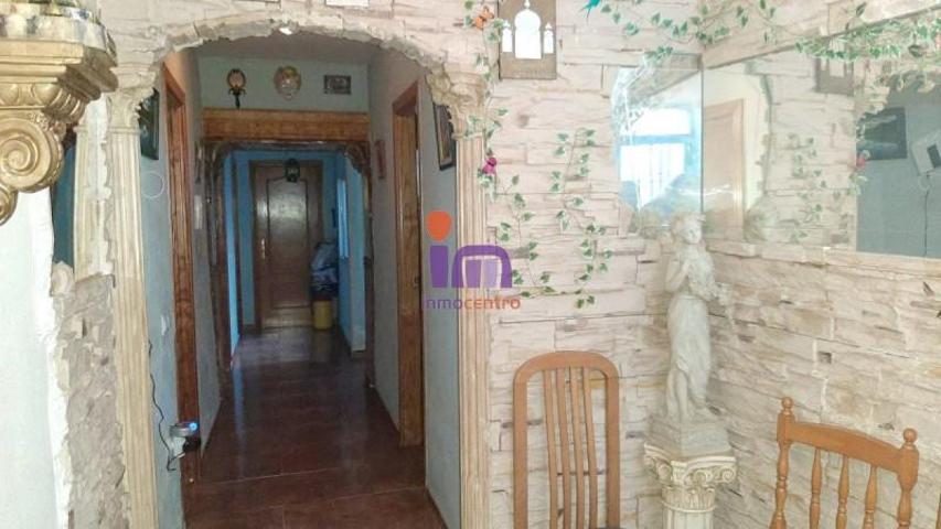 Casa en venta en Valdepeñas, Centro photo 0