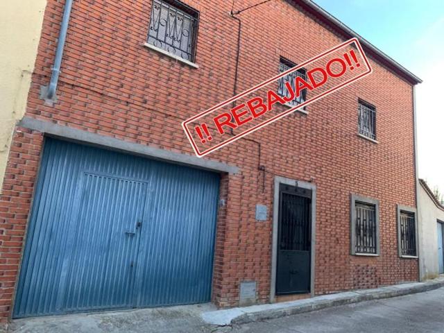 Casa en venta en Huete, Huete photo 0