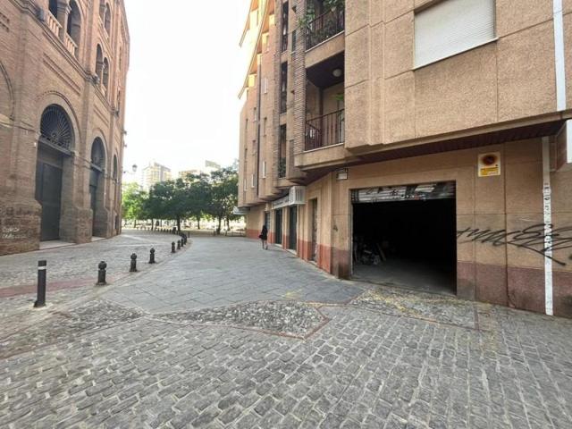 Local comercial en venta en Granada, Granada photo 0