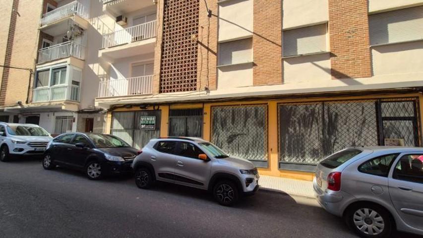Local comercial en venta en Badajoz, Pardaleras photo 0
