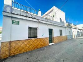 Casa en venta en Guillena photo 0