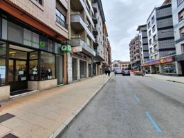 Local comercial en venta en Mieres, Centro photo 0