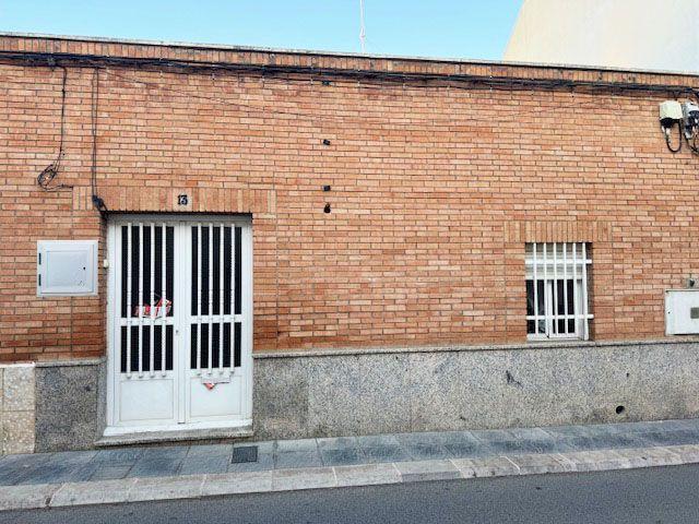 Casa en venta en Valdepeñas, Barrio de los Llanos photo 0