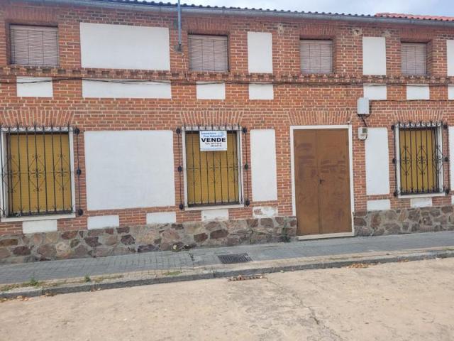 Casa en venta en Navas de Oro photo 0