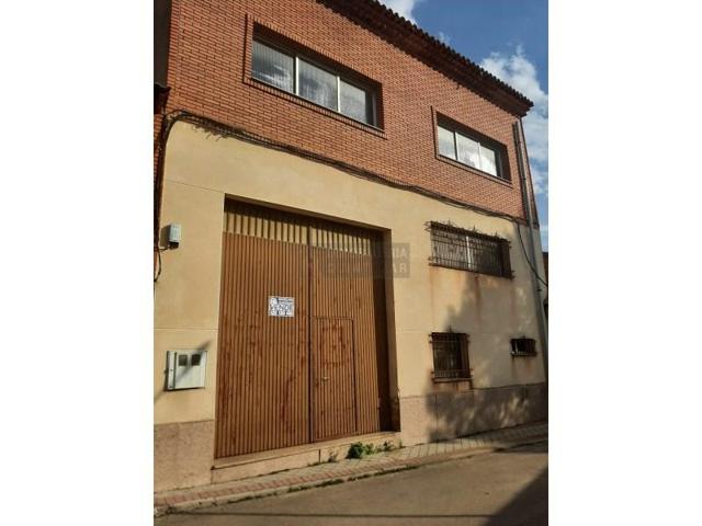 Nave industrial en venta en Quintanar de la Orden photo 0