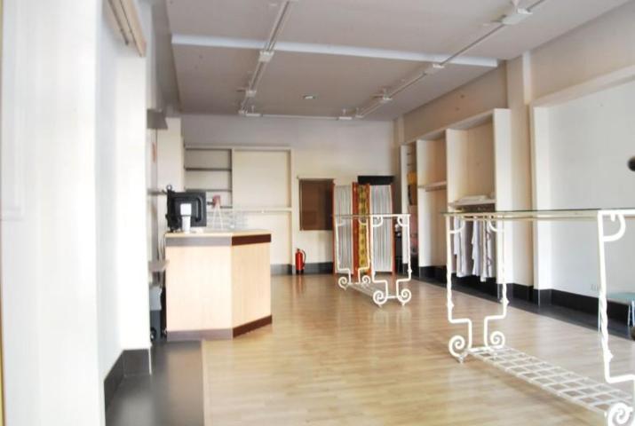 Local comercial en venta en Loja, Loja photo 0