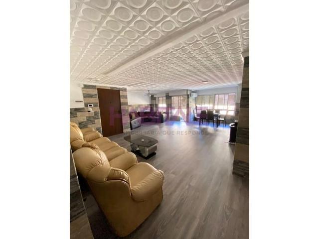 Piso en venta en Canals photo 0