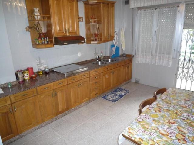 Casa en venta en Cacabelos photo 0