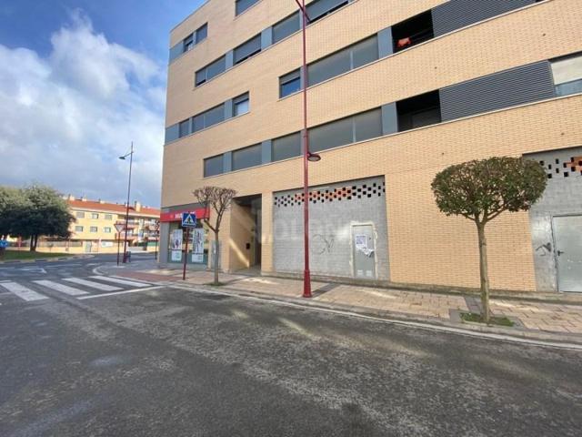 Local comercial en venta en Haro photo 0
