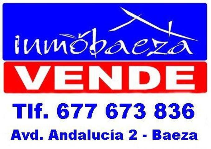 Casa en venta en Baeza, Avd. Andalucia photo 0