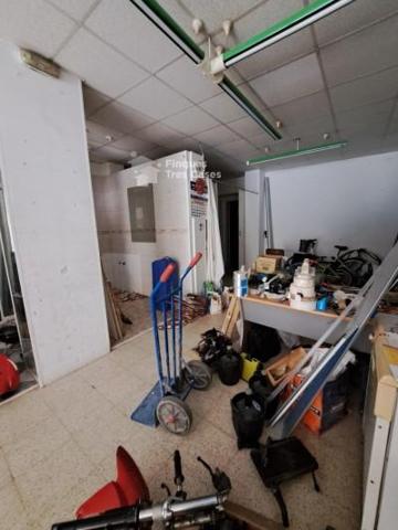 Local comercial en venta en Badalona, Lloreda photo 0