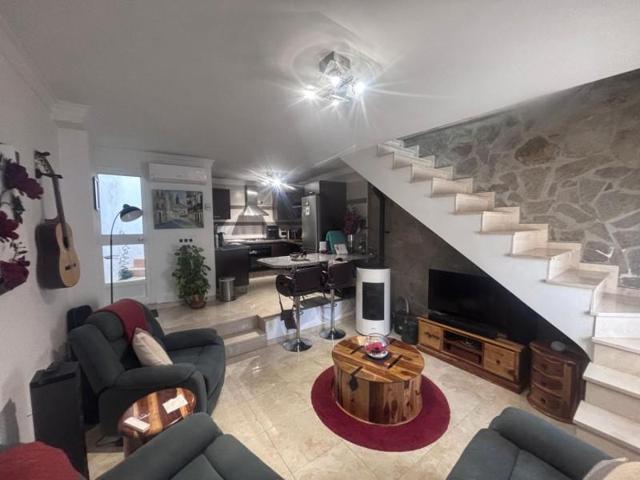 Casa en venta en Olvera, Centro photo 0