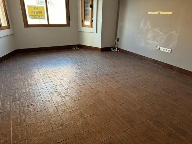 Piso en venta en Torre del Campo, Torre Del Campo photo 0