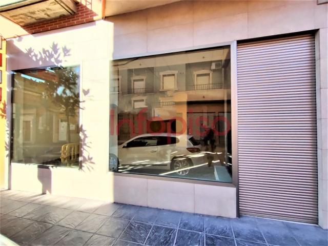 Local comercial en venta en Valdepeñas, Centro Salud photo 0