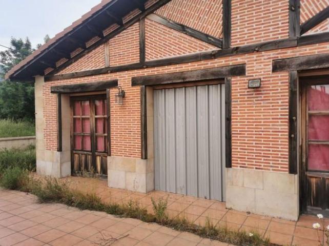 Edificio en venta en Castrejón de la Peña, Castrejon De La Pena photo 0
