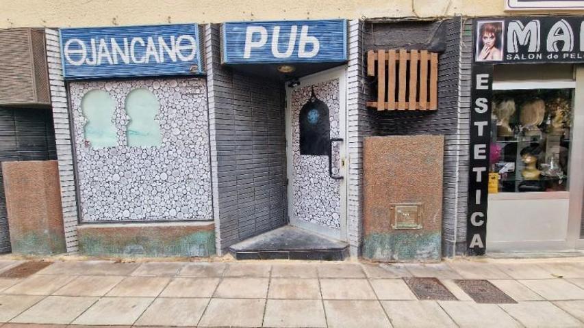 Local comercial en venta en Torrelavega, Inmobiliaria photo 0