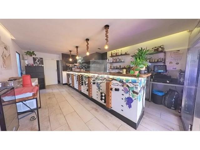 Local comercial en venta en Arona photo 0