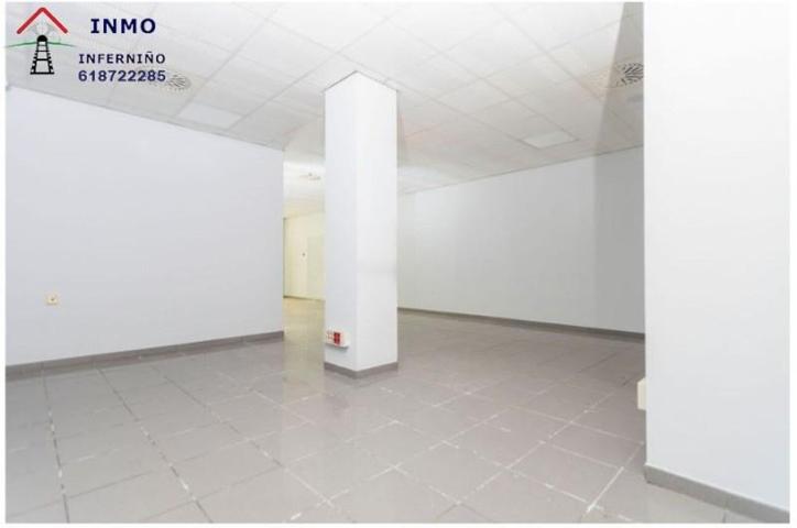 Local comercial en venta en Ferrol, Centro photo 0