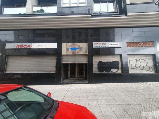 Local comercial en venta en Oviedo, La Eria photo 0
