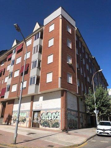 Local comercial en venta en Ponferrada, Centro photo 0