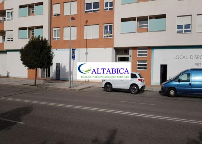 Local comercial en venta en Ponferrada, Centro photo 0