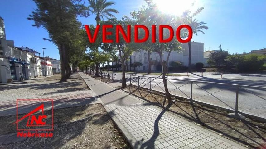Local comercial en venta en Lebrija, Avda. Tomassetti photo 0
