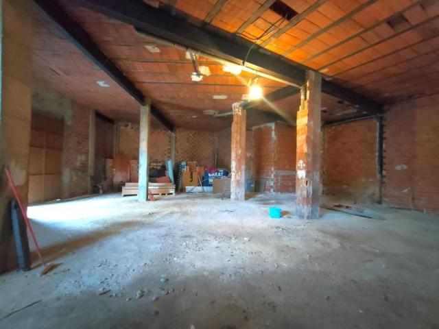 Local comercial en venta en Valdepeñas, Seis de Junio photo 0