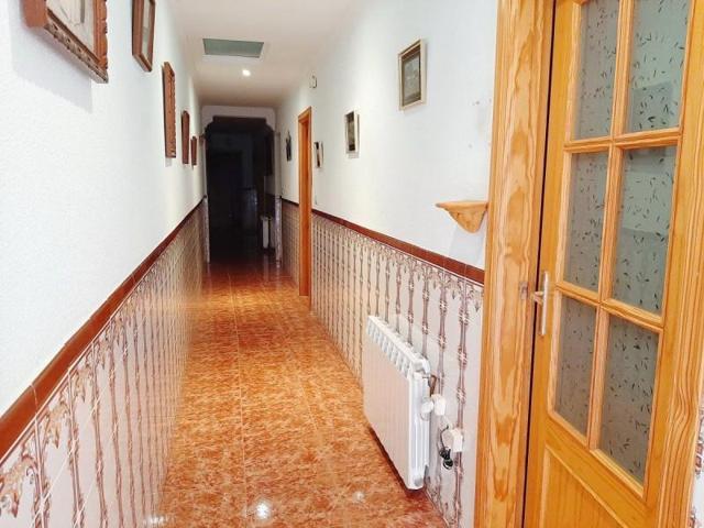 Casa en venta en Valdepeñas, Centro photo 0