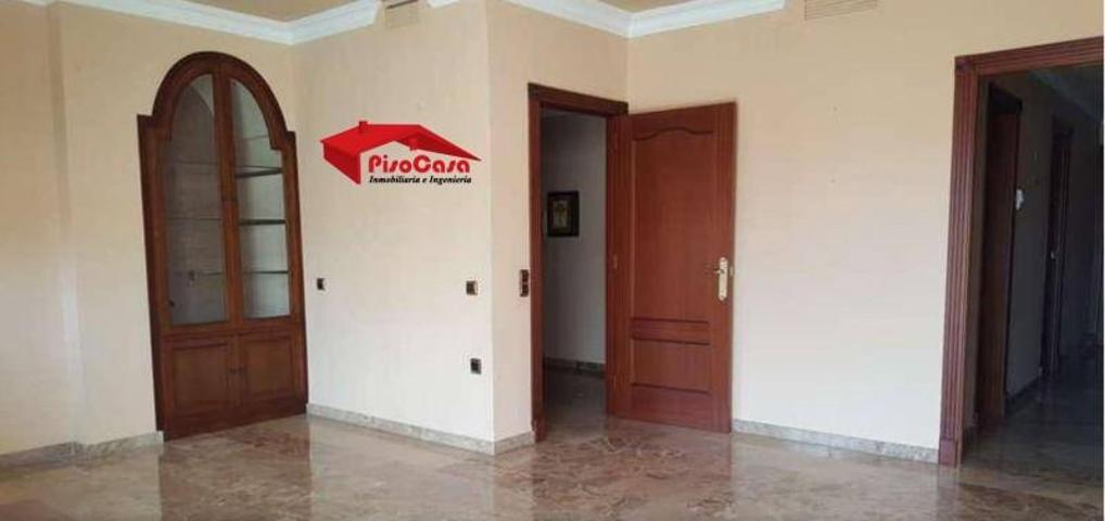 Piso en venta en Bailén, Bailen photo 0