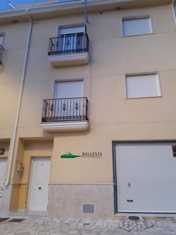 Casa en venta en Macael, Macael photo 0