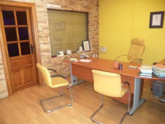 Nave industrial en venta en Almendralejo, Carretera Badajoz photo 0