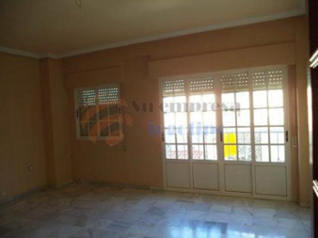 Piso en venta en Almendralejo, Centro - Zona Comercial photo 0