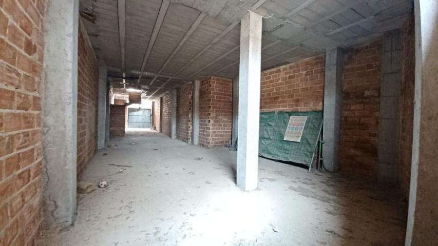 Edificio en venta en Huétor Tájar, Centro photo 0