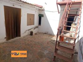 Casa en venta en Valdepeñas, Centro photo 0