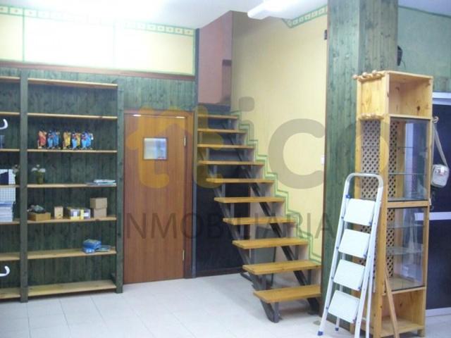 Local comercial en venta en Valladolid photo 0