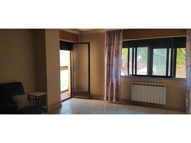 Piso en venta en Albacete photo 0
