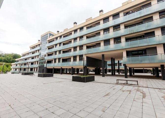 Local comercial en venta en Oviedo, Oviedo photo 0