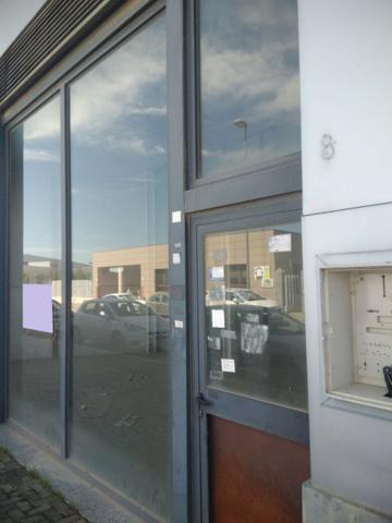 Nave industrial en venta en Sevilla, Ronda Pio XII - P.E.Nuevo Torneo photo 0