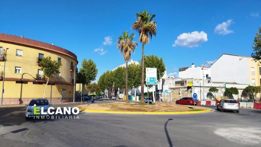 Local comercial en venta en Dos Hermanas, Dos Hermanas photo 0