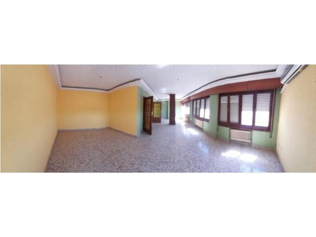 Piso en venta en Villarrobledo photo 0