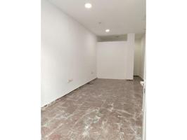 Local comercial en venta en Alzira, Plaza Mayor photo 0