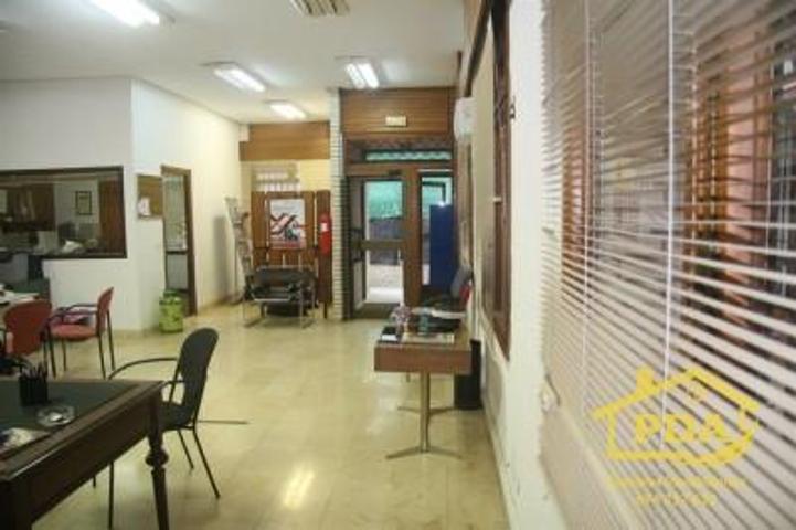 Local comercial en venta en Peñaflor, Penaflor photo 0