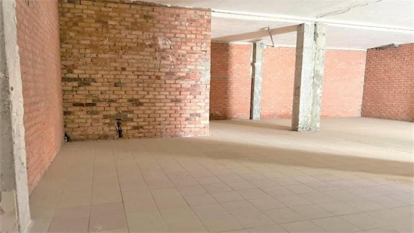 Local comercial en venta en Palma del Río, Palma Del Rio photo 0