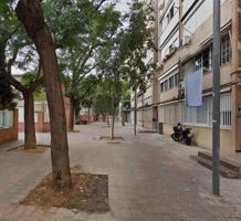 Planta baja en venta en Barcelona, El Besos i el Maresme photo 0