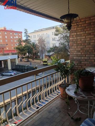 Piso en venta en Linares, Centro photo 0