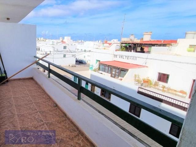 Piso en venta en Arrecife photo 0