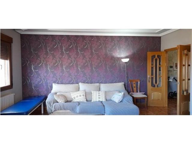 Piso en venta en Villarrobledo photo 0