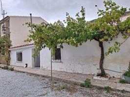 Chalet en venta en Castril, Urbanizaciones photo 0