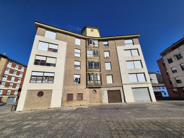 Piso en venta en Lena, Pola de Lena photo 0